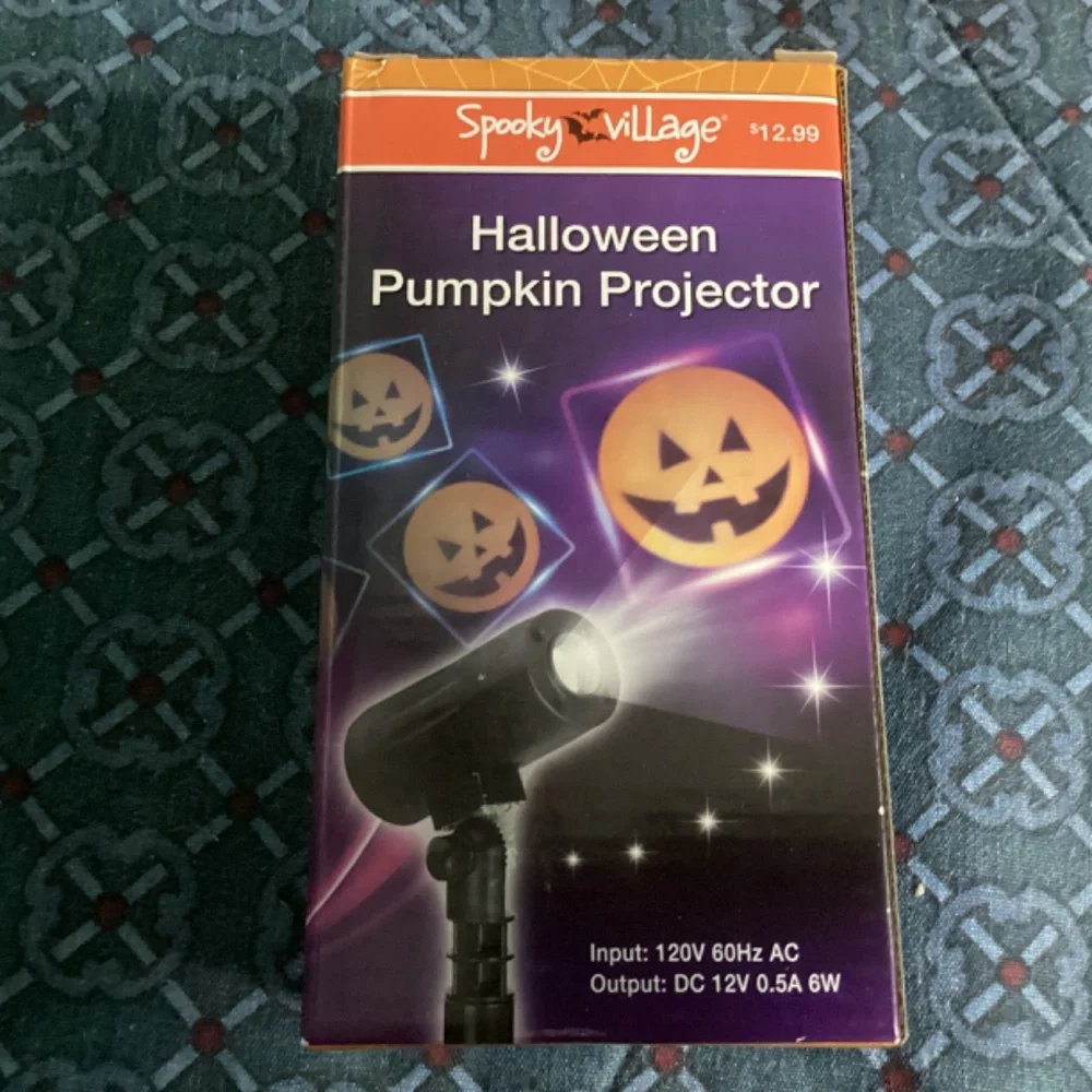 Spooky Village Halloween Pumpkin Projector NEW in box